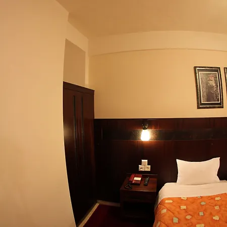 Orfeas Hotell 3*