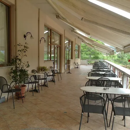 Отель Orfeas 3*